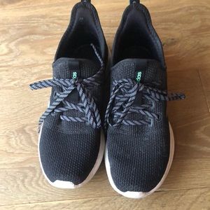 Adidas Cloudfoam shoe. Size 7.5